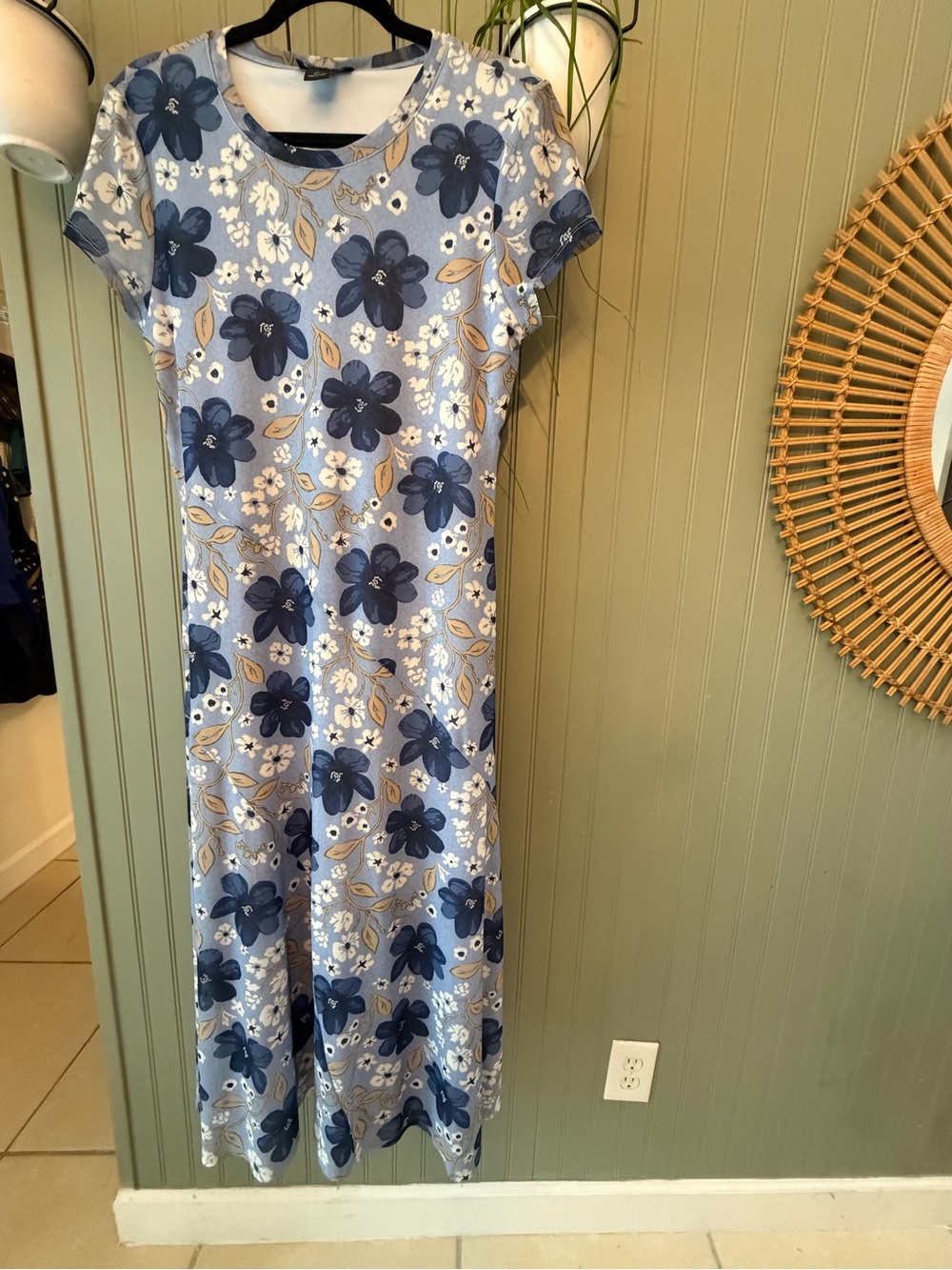 Blue Floral Short-Sleeve Maxi Dress Rachel Zoe size Large -mesh overlay stretchy